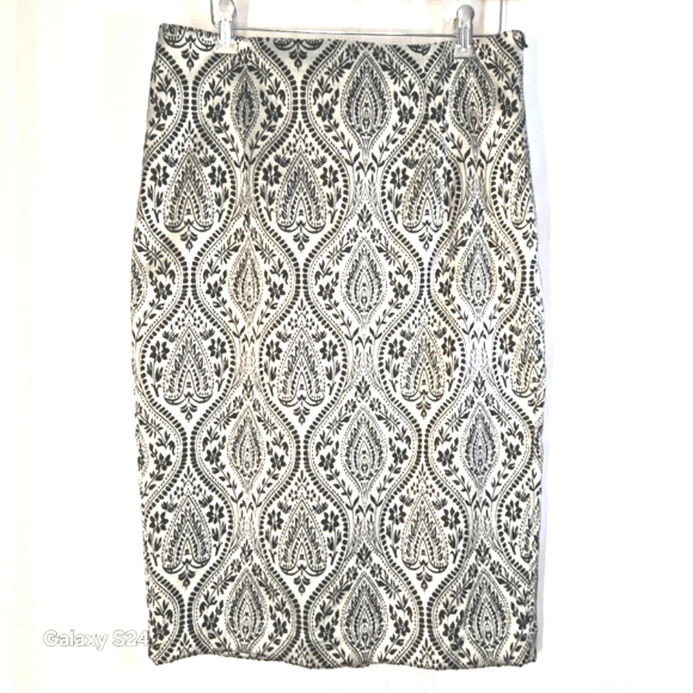 WORTHINGTON PENCIL SKIRT BLACK DESIGN SILVER STRAIGHT FULLY LINED SIZE 10